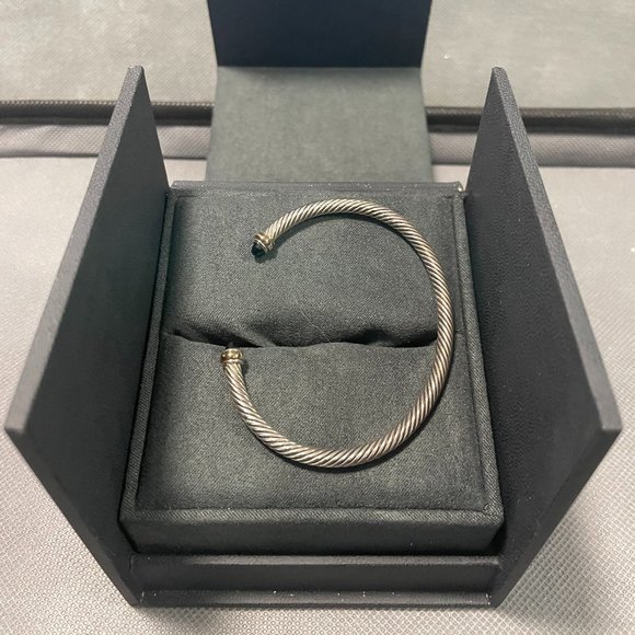 David Yurman - Cable Bracelet - Black Onyx with 18K Yellow Gold - Picture 5 of 10